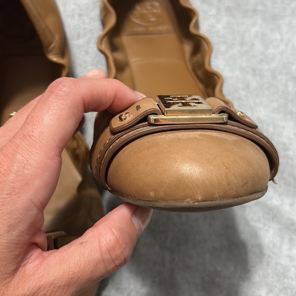 Tory Burch Tan flats with original box - Picture 5 of 6
